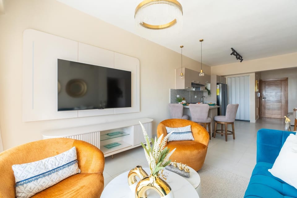 Communal lounge/ TV room, TV and multimedia, Living room, Seating area, Evening entertainment