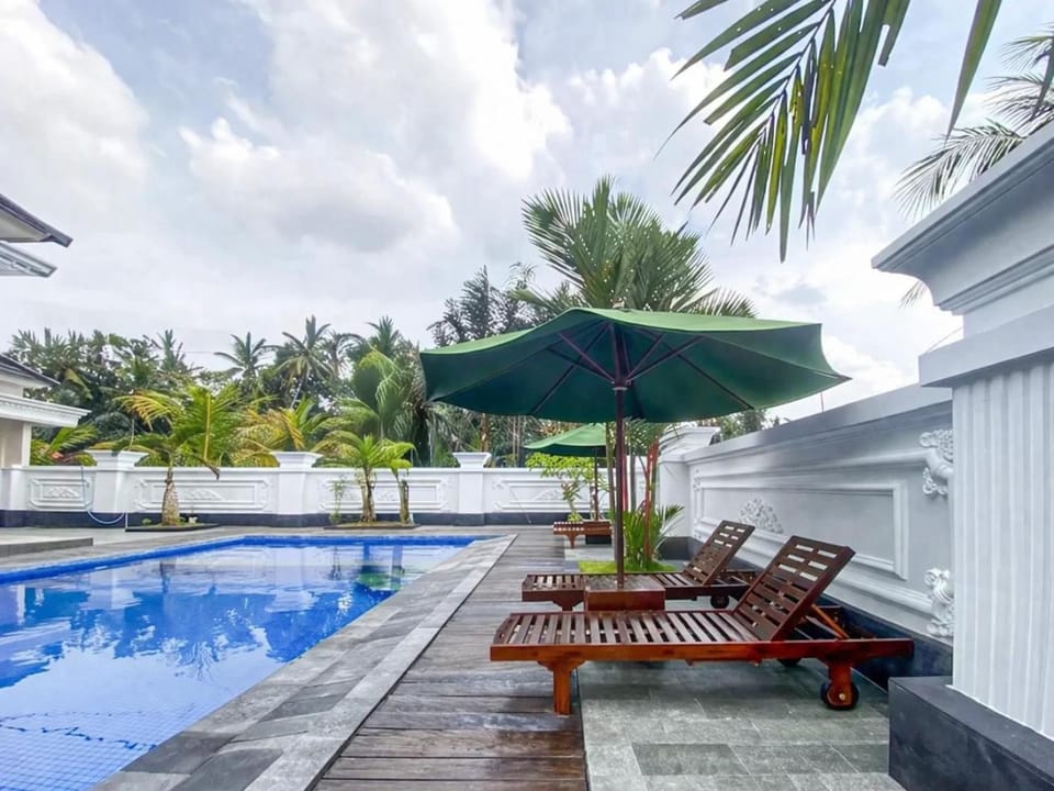 Pool view, Swimming pool