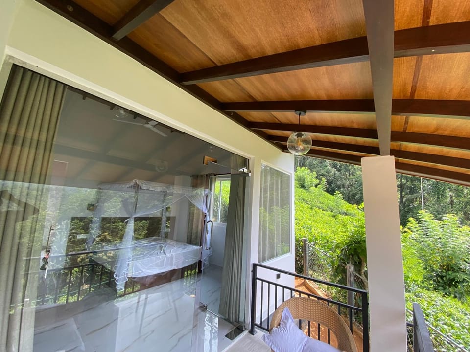 Rainforest mountain resort Hotel in Southern Province