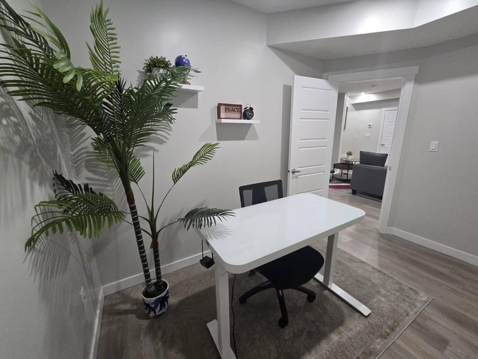 Elegant Private Suite in Edmonton North House in Edmonton