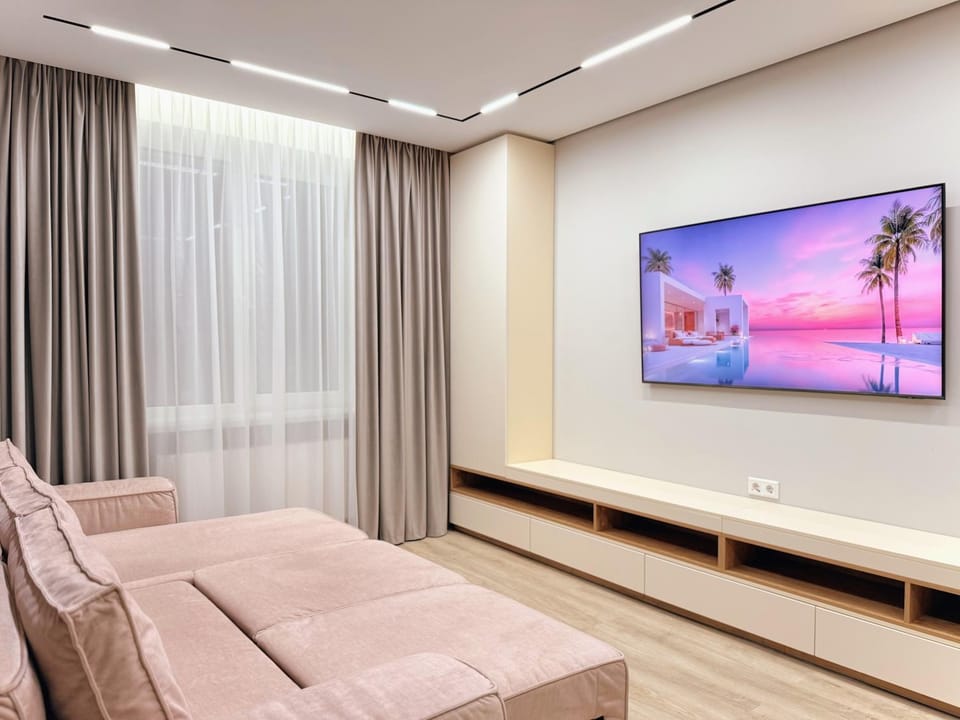 TV and multimedia, Living room, Seating area, Evening entertainment