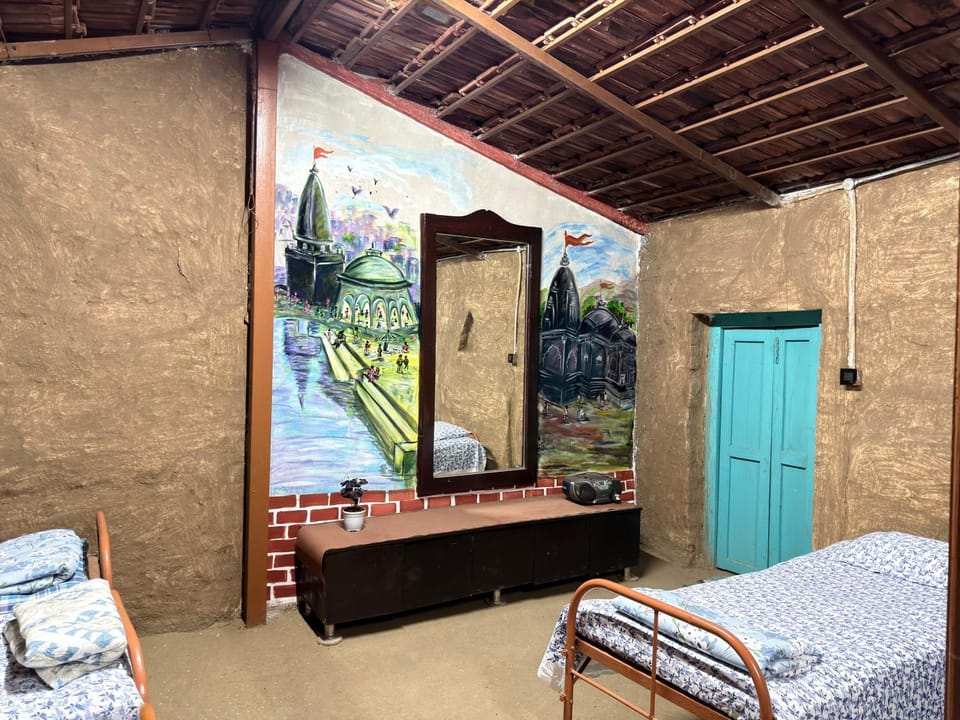 The peepal mud homes farm stay Hostel in Maharashtra