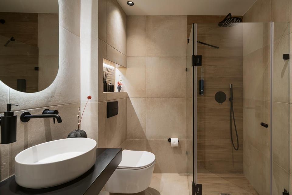 Shower, Toilet, Bathroom
