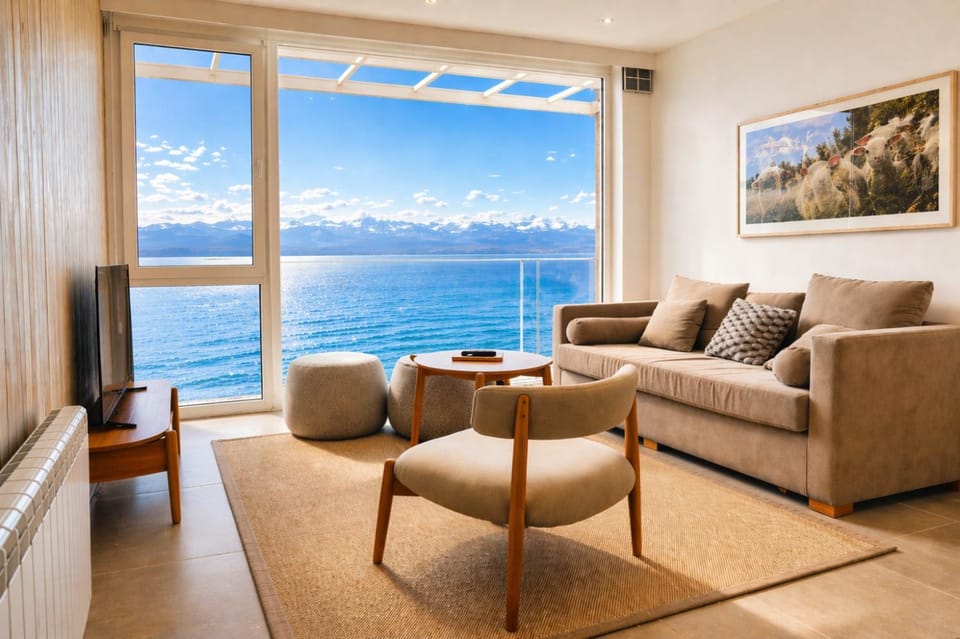Living room, Lake view, Mountain view