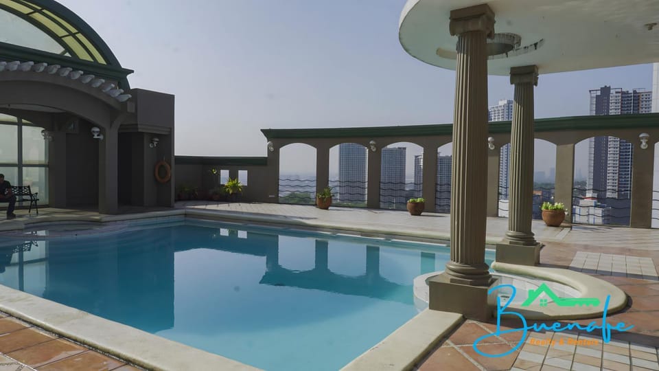 Pool view, Pool view