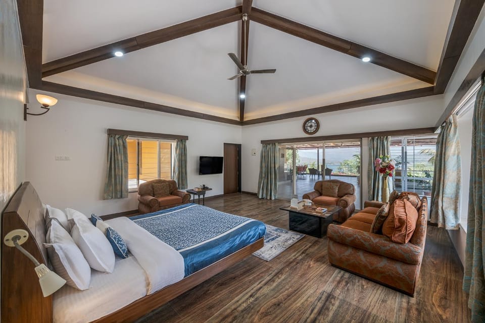 Bed, TV and multimedia, Balcony/Terrace, Bedroom, wardrobe, air conditioner