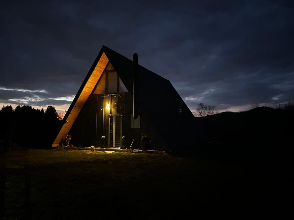 LAKEVIEW A-frame ESCAPE Chalet in Romania
