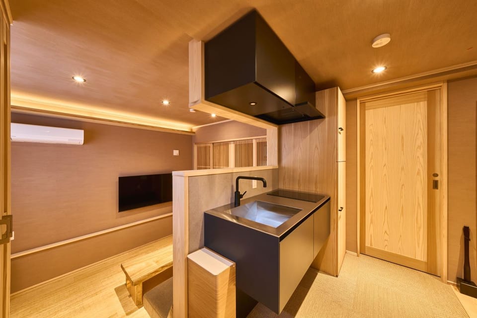 Kitchen or kitchenette, kitchen