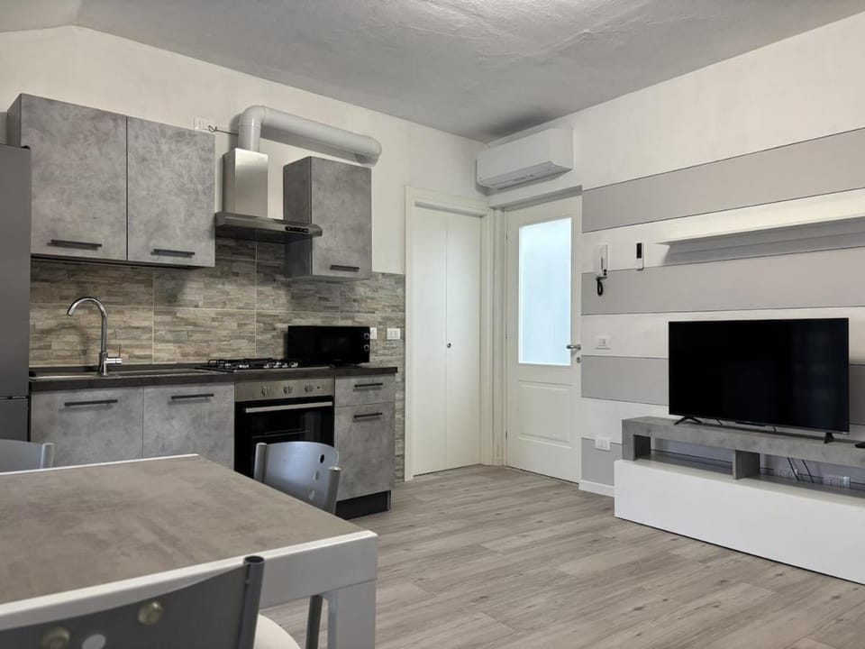 Kitchen or kitchenette, kitchen