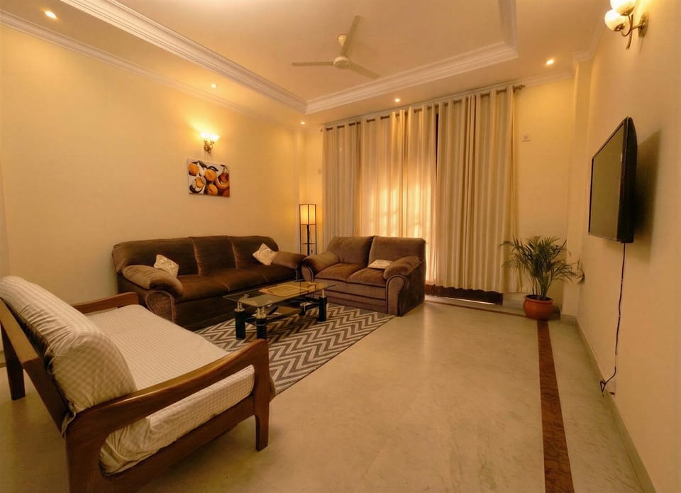 Communal lounge/ TV room, TV and multimedia, Living room, Seating area