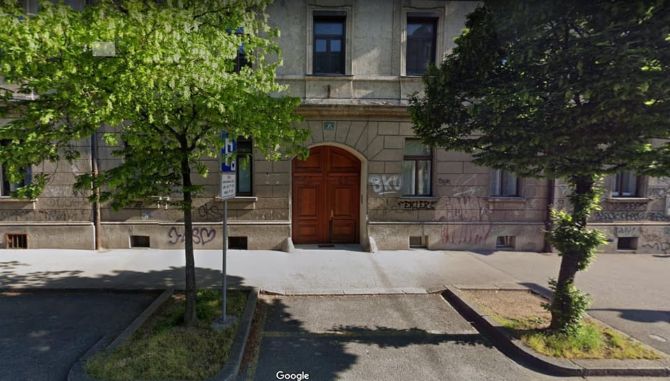Property building, Facade/entrance