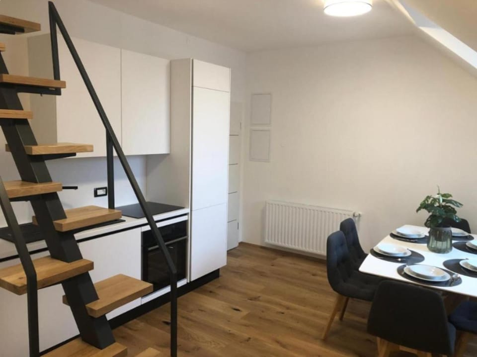 Dining area, kitchen