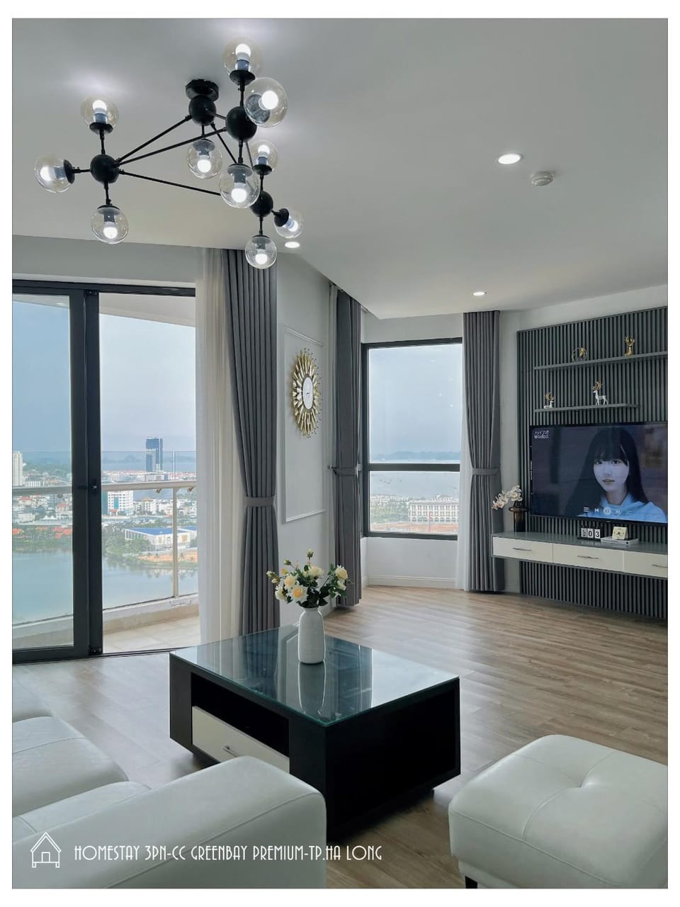Communal lounge/ TV room, Natural landscape, TV and multimedia, Living room, Seating area, Evening entertainment