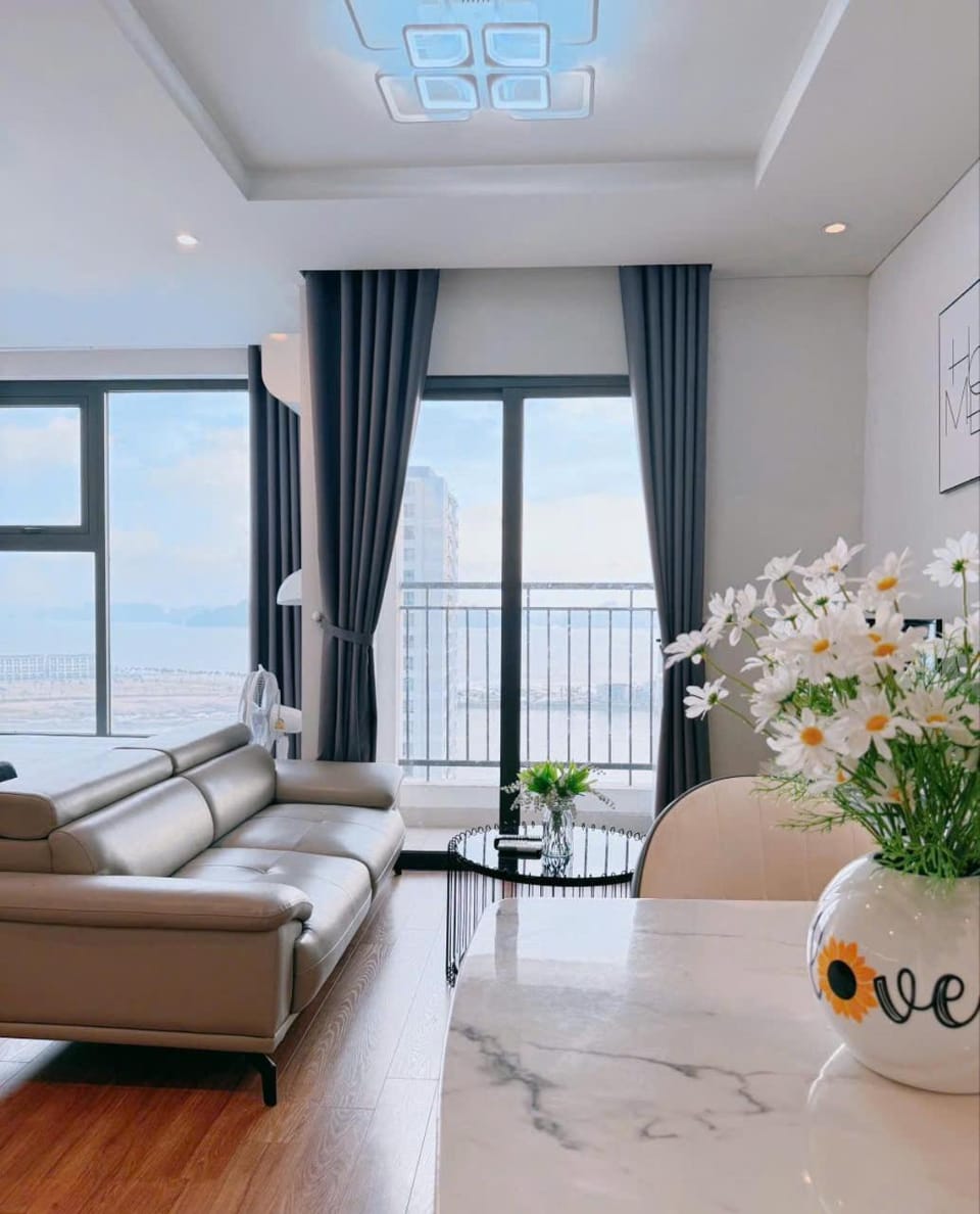 Bed, Natural landscape, View (from property/room), Balcony/Terrace, Living room, Photo of the whole room, Seating area, Bedroom, Sea view
