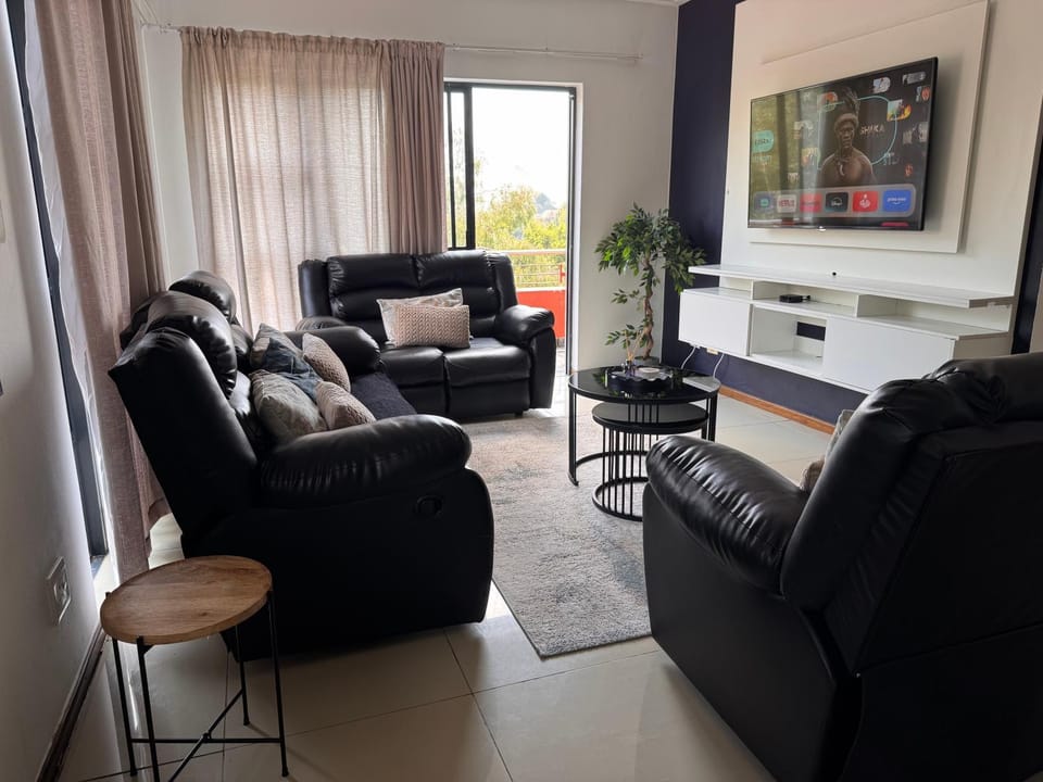 Smart Home in a Secure Golf Estate Apartment in Roodepoort