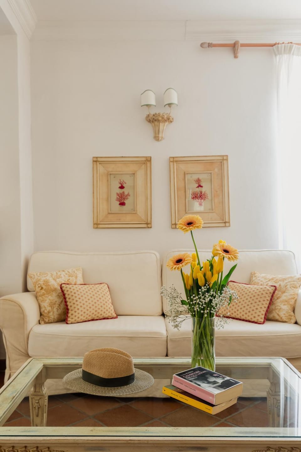 Living room, Decorative detail