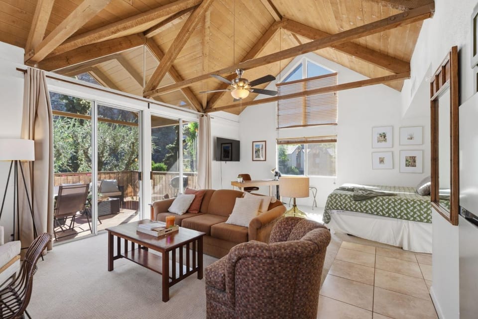 Desert Escape with Private Balcony condo Apartment in Indian Wells