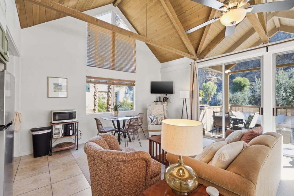 Desert Escape with Private Balcony condo Apartment in Indian Wells