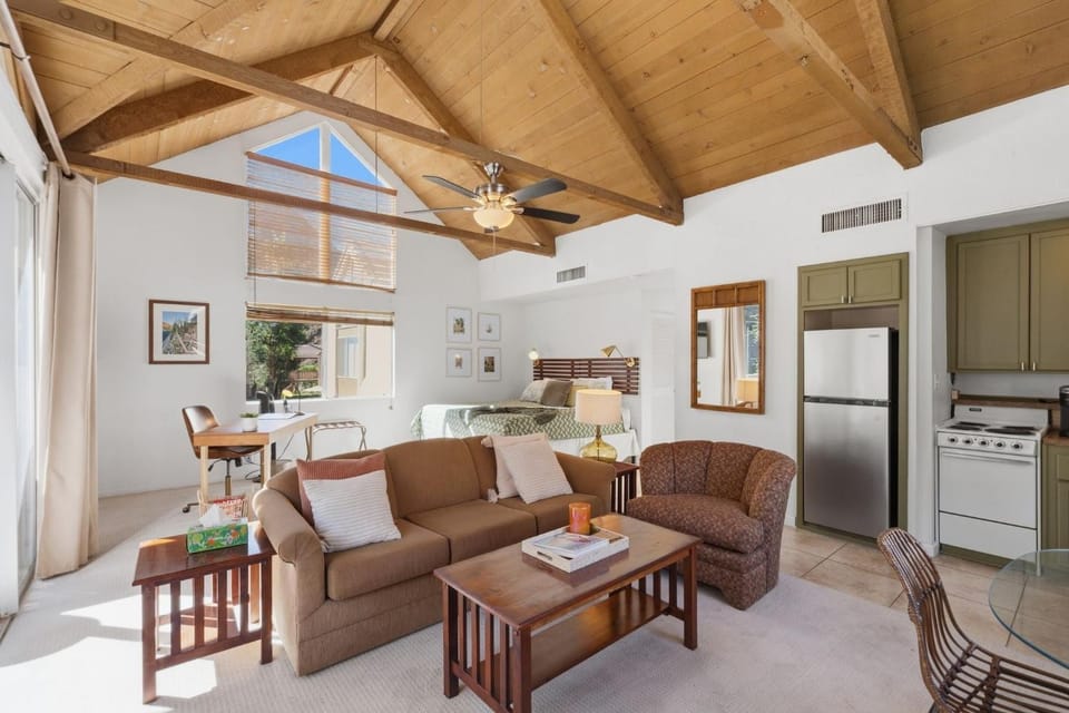 Desert Escape with Private Balcony condo Apartment in Indian Wells