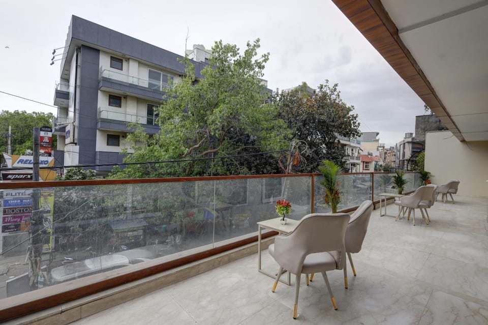 View (from property/room), Balcony/Terrace, Seating area