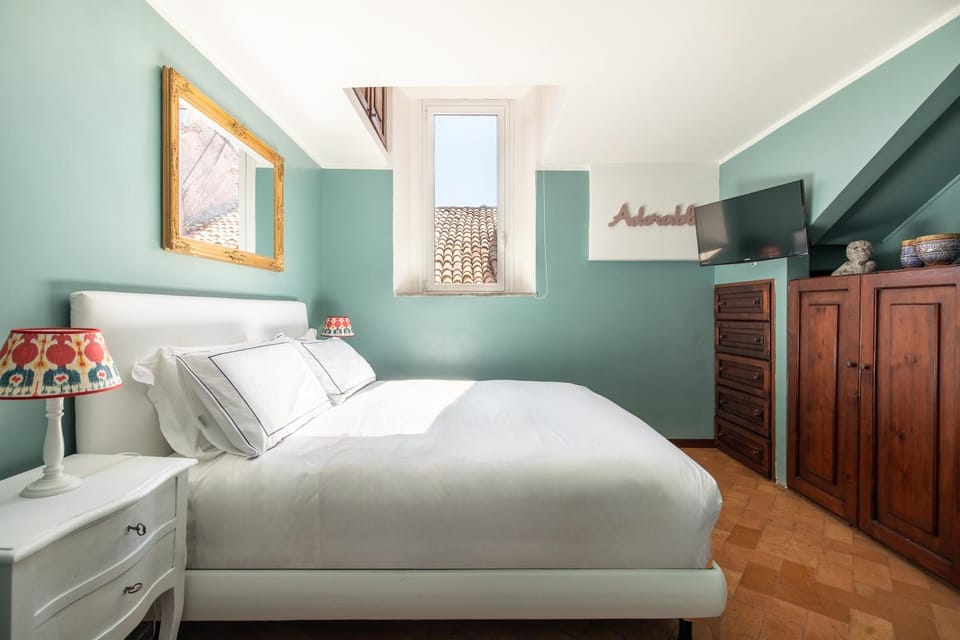 Bed, TV and multimedia, Bedroom, wardrobe