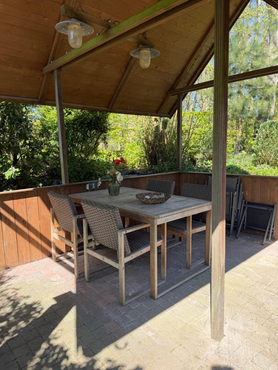Vacation home with a large fenced-in yard House in Bruinisse