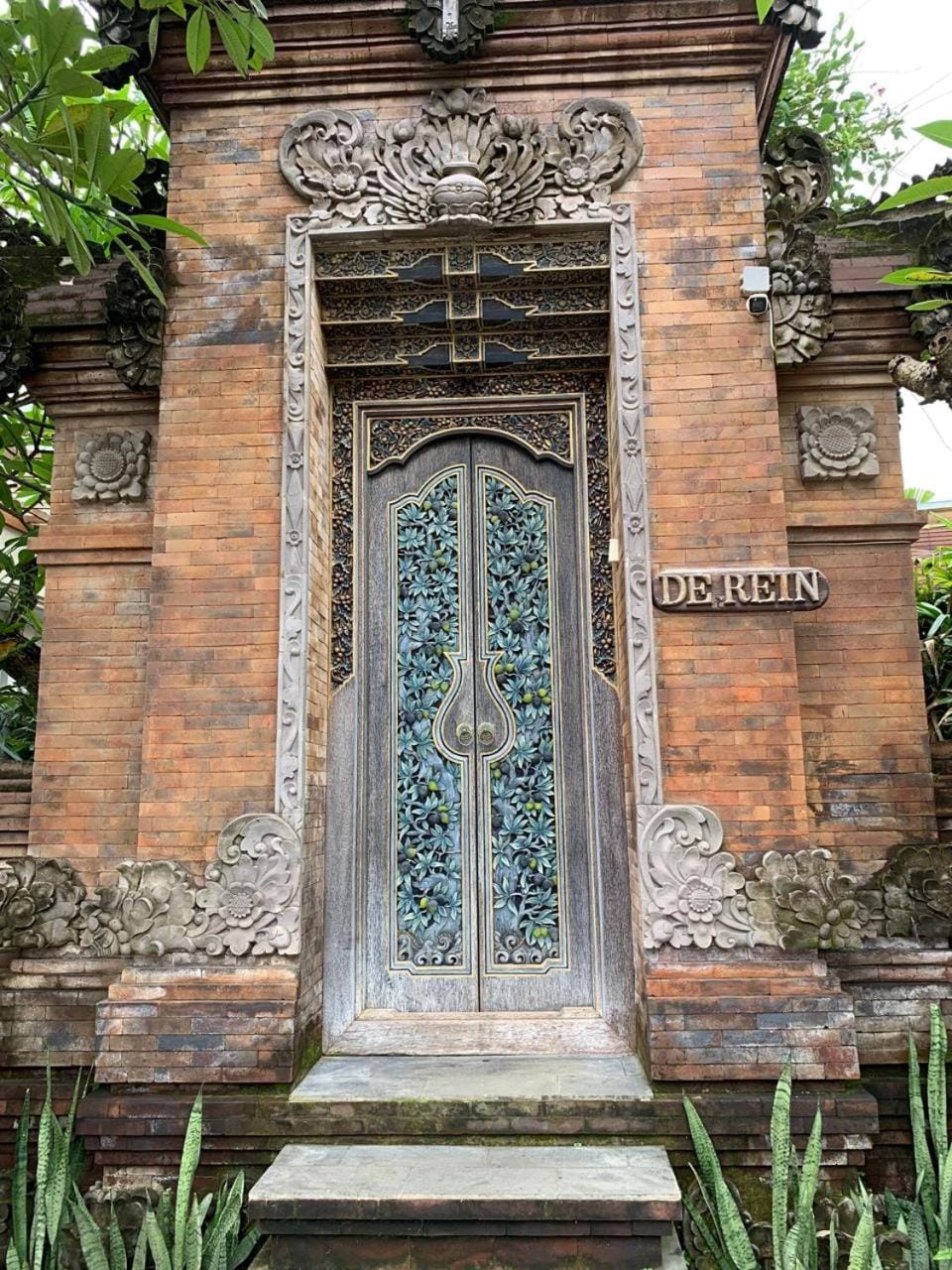 De'Rein Beach House Bed and Breakfast in Denpasar