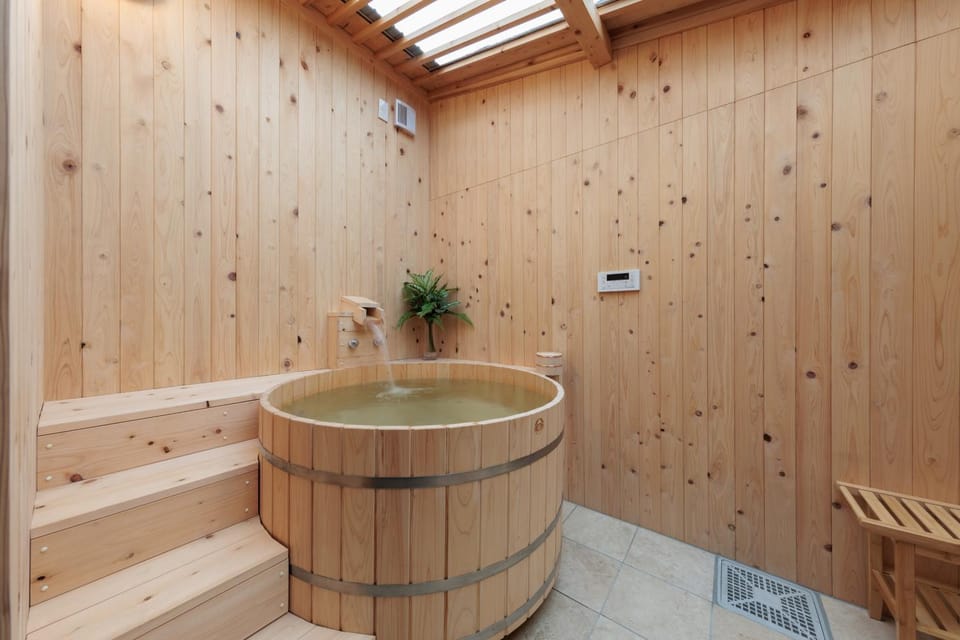 Bathroom, Bath