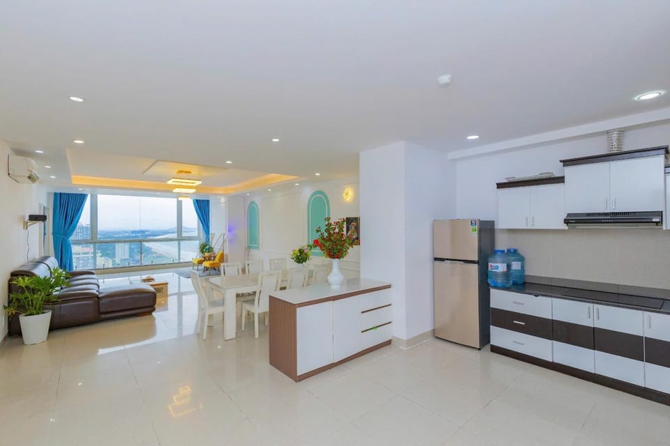 Kitchen or kitchenette, Living room, stove, air conditioner