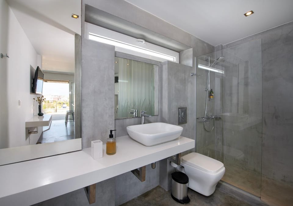 Shower, Toilet, Bathroom, towels