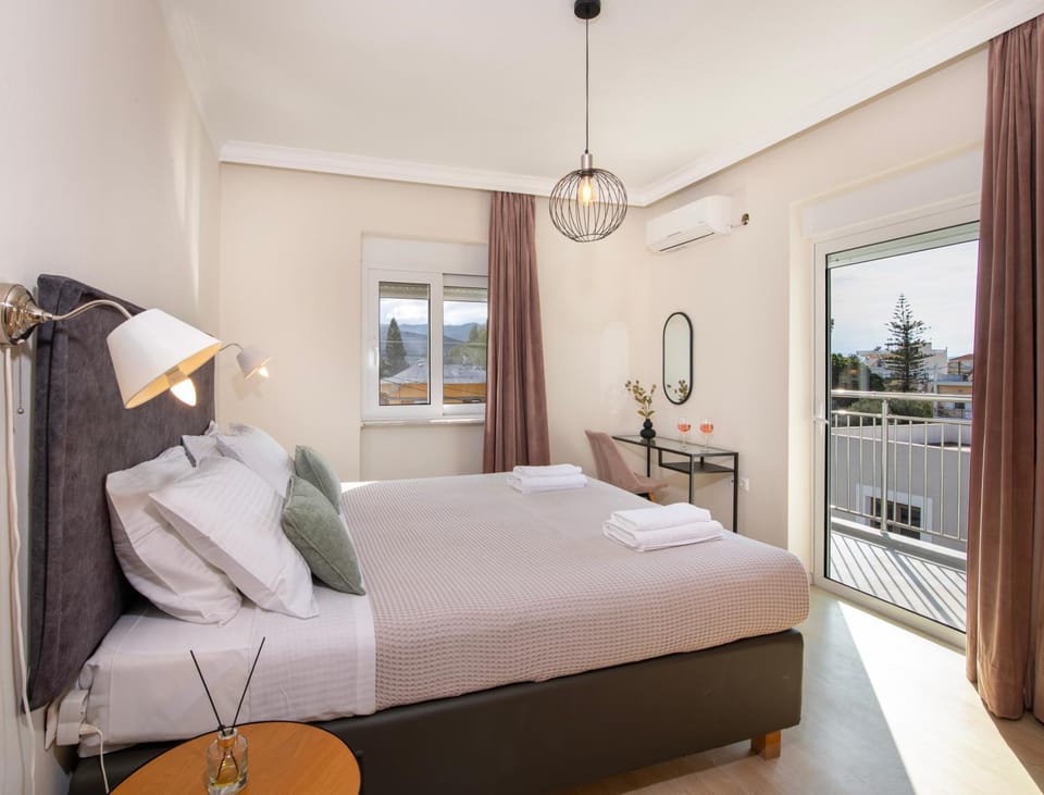 Bed, View (from property/room), Balcony/Terrace, Photo of the whole room, Bedroom
