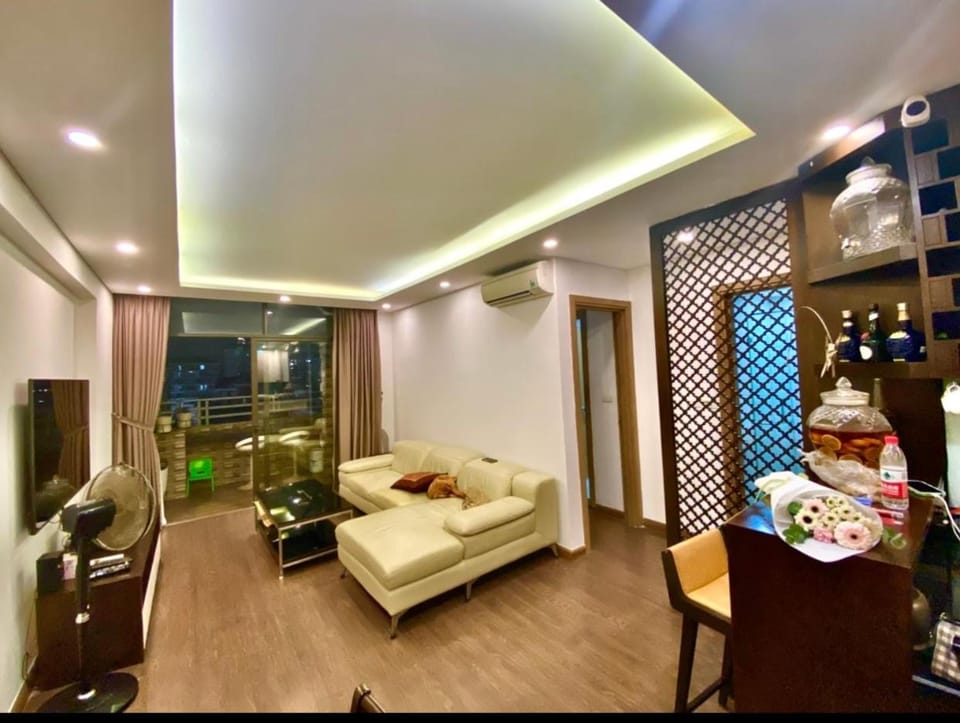 Communal lounge/ TV room, TV and multimedia, Living room, Photo of the whole room, Seating area, Dining area, Bedroom