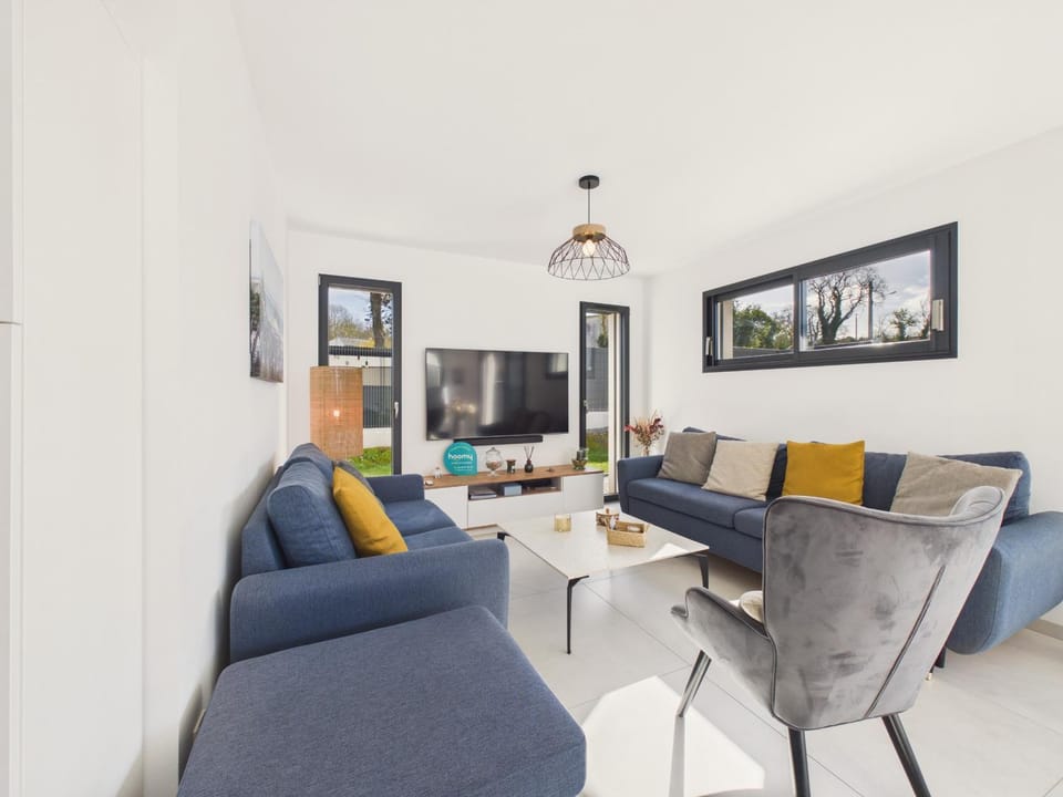 Communal lounge/ TV room, Living room
