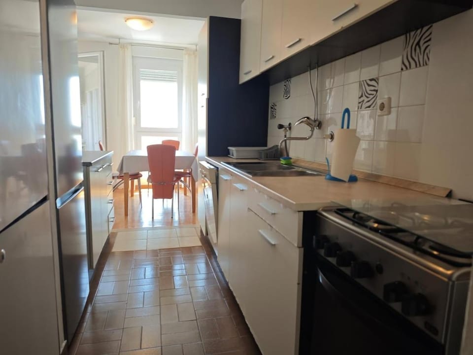 Spacious Apartment Near Center, Beach & Bus Apartment in Zadar