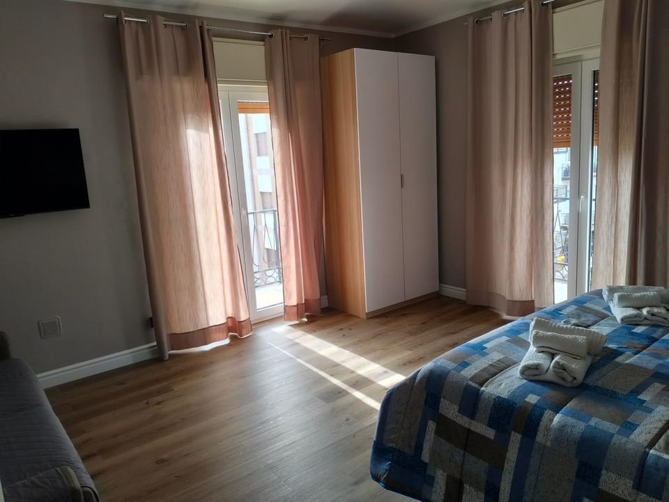 Bed, Bedroom, locker