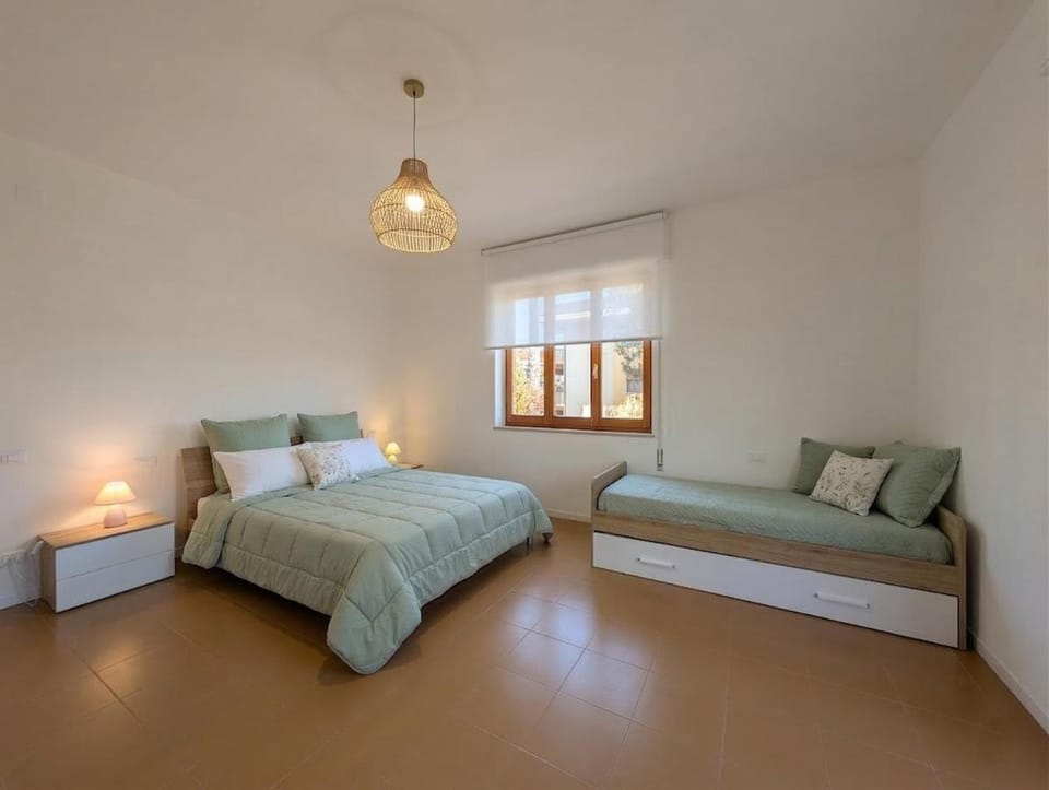 150m from the Sea - AC WiFi Balcony Sleeps 6 Apartment in Grottammare