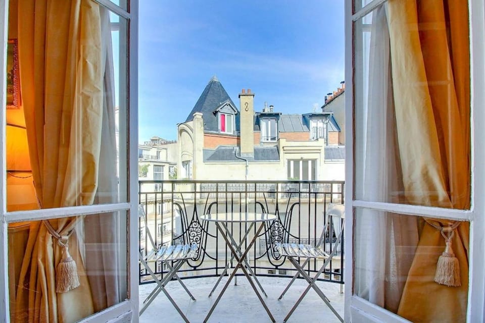 Parisian Home 2 bedrooms Etoile-Trocadéro Apartment in Paris