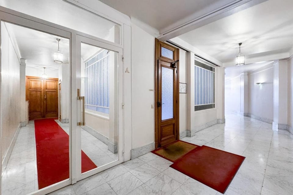 Parisian Home 2 bedrooms Etoile-Trocadéro Apartment in Paris