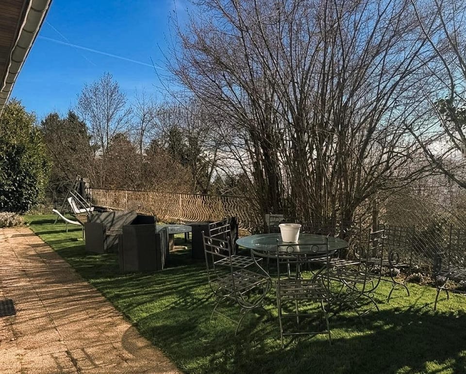 Les Crins Du Bonheur Bed and Breakfast in Saint-Étienne