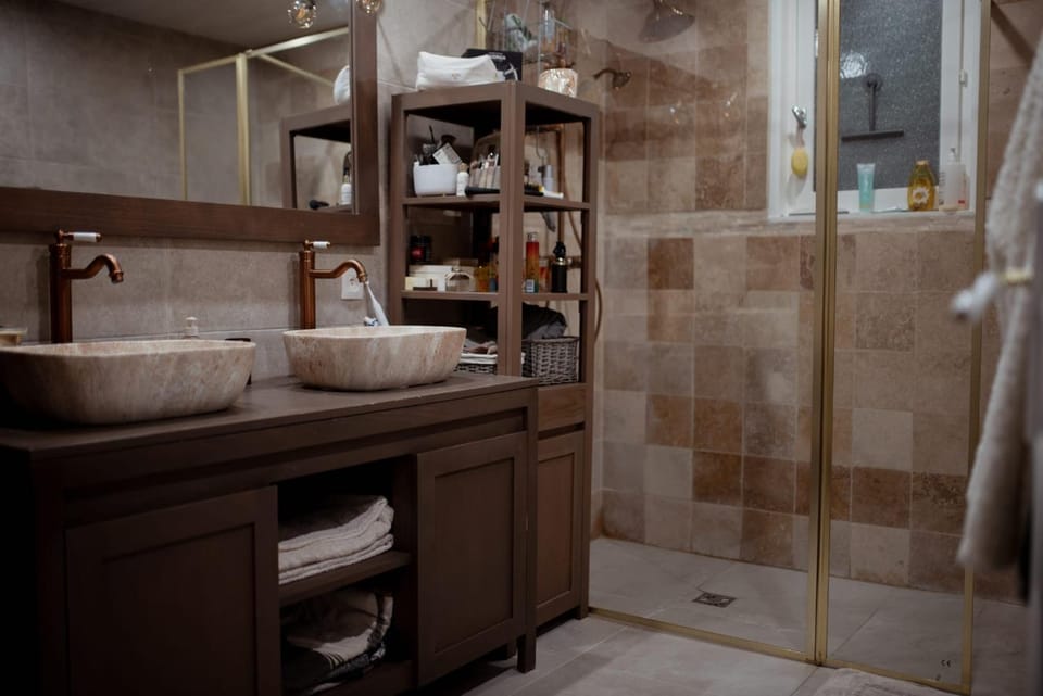 Shower, Bathroom