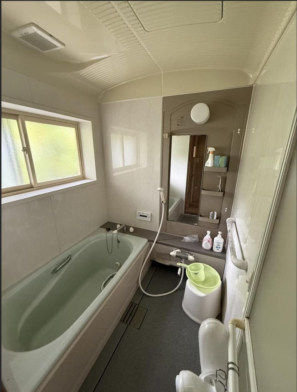 世界遺産平泉の一軒家ステ 国際シェアハウス Room3 Bed and Breakfast in Miyagi Prefecture