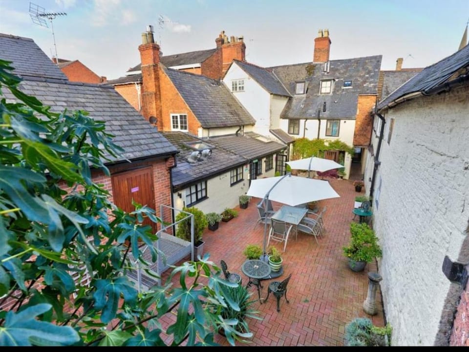 Sebastians Hotel Apartment Oswestry Town Centre Parking Apartment in Oswestry