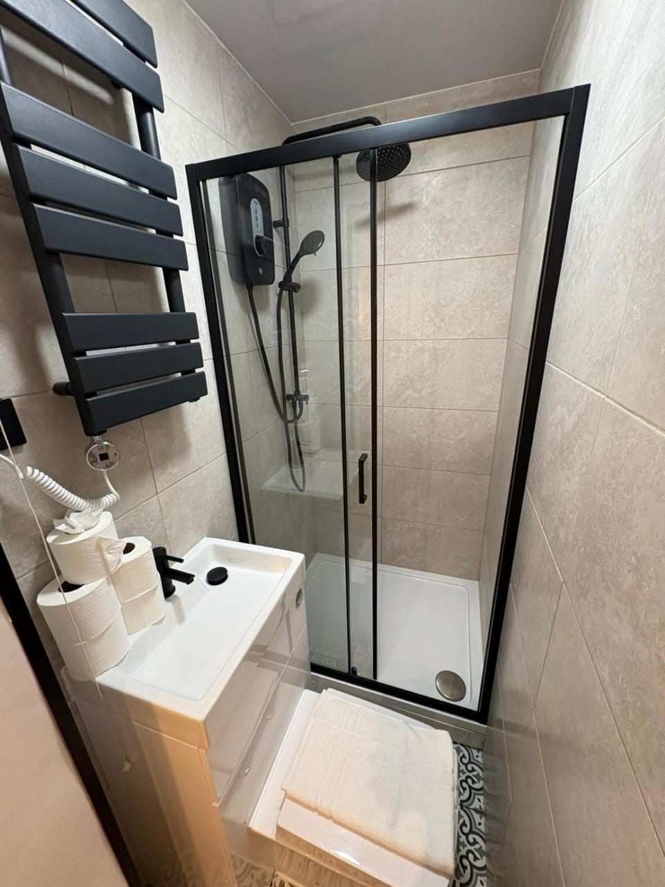 City Garden flat with two bedrooms and two bathrooms A Apartment in London Borough of Hackney