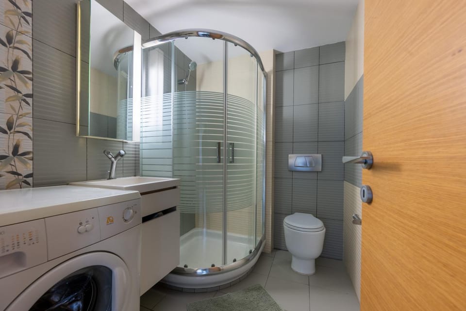 Shower, Toilet, washing machine