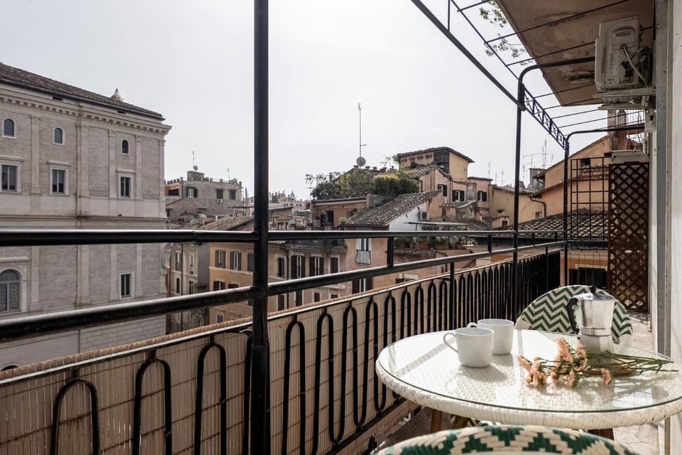 View (from property/room), Balcony/Terrace, City view