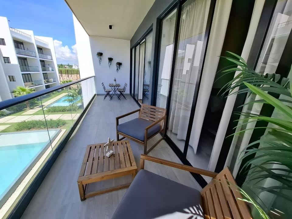 Patio, View (from property/room), Balcony/Terrace, Pool view, Swimming pool