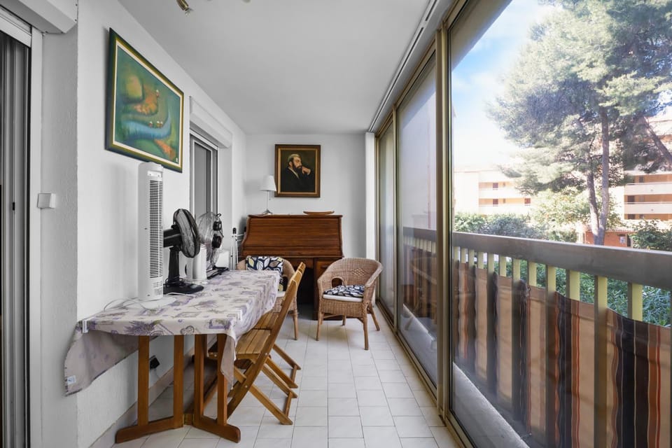 Beau T3 dans domaine arborée Apartment in Six-Fours-les-Plages