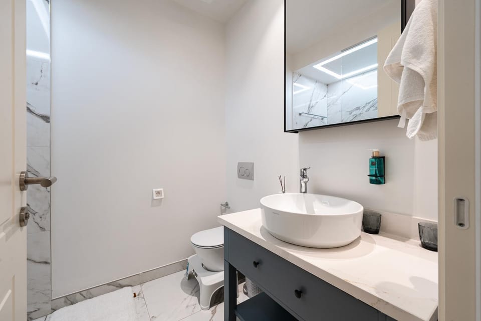 Toilet, Bathroom