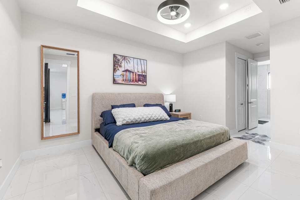 Bed, Bedroom