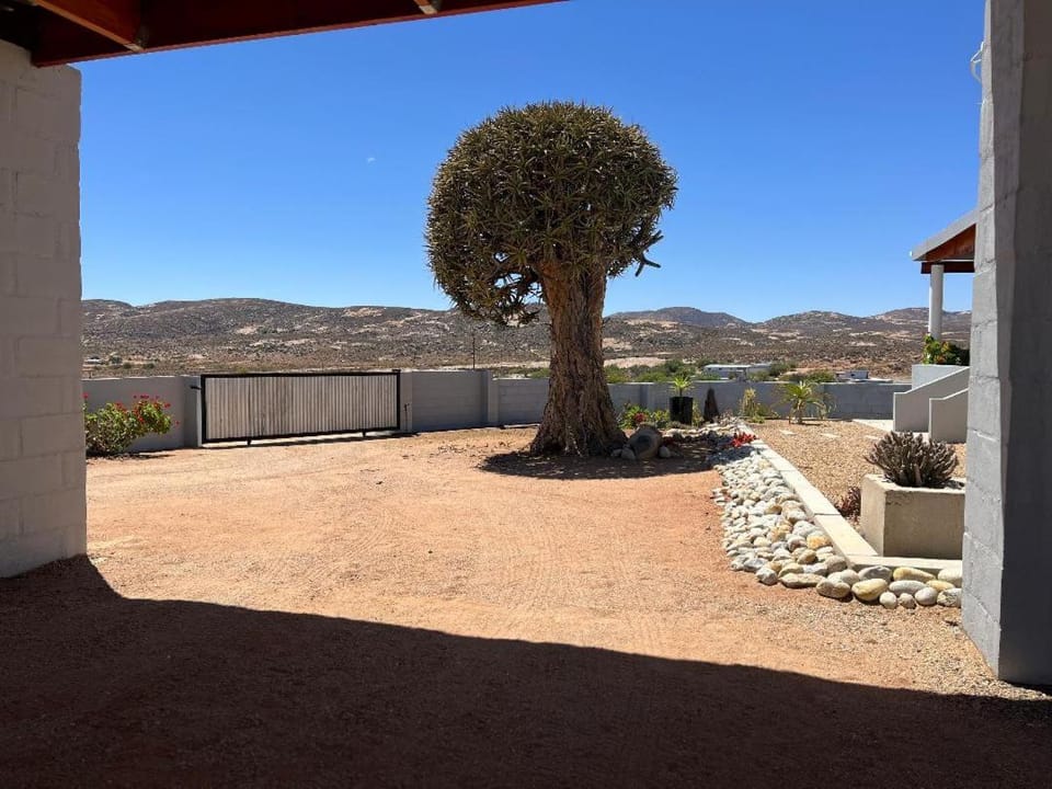 Rosemary Cottage - Charming 4-Sleeper Namaqualand Retreat House in South Africa
